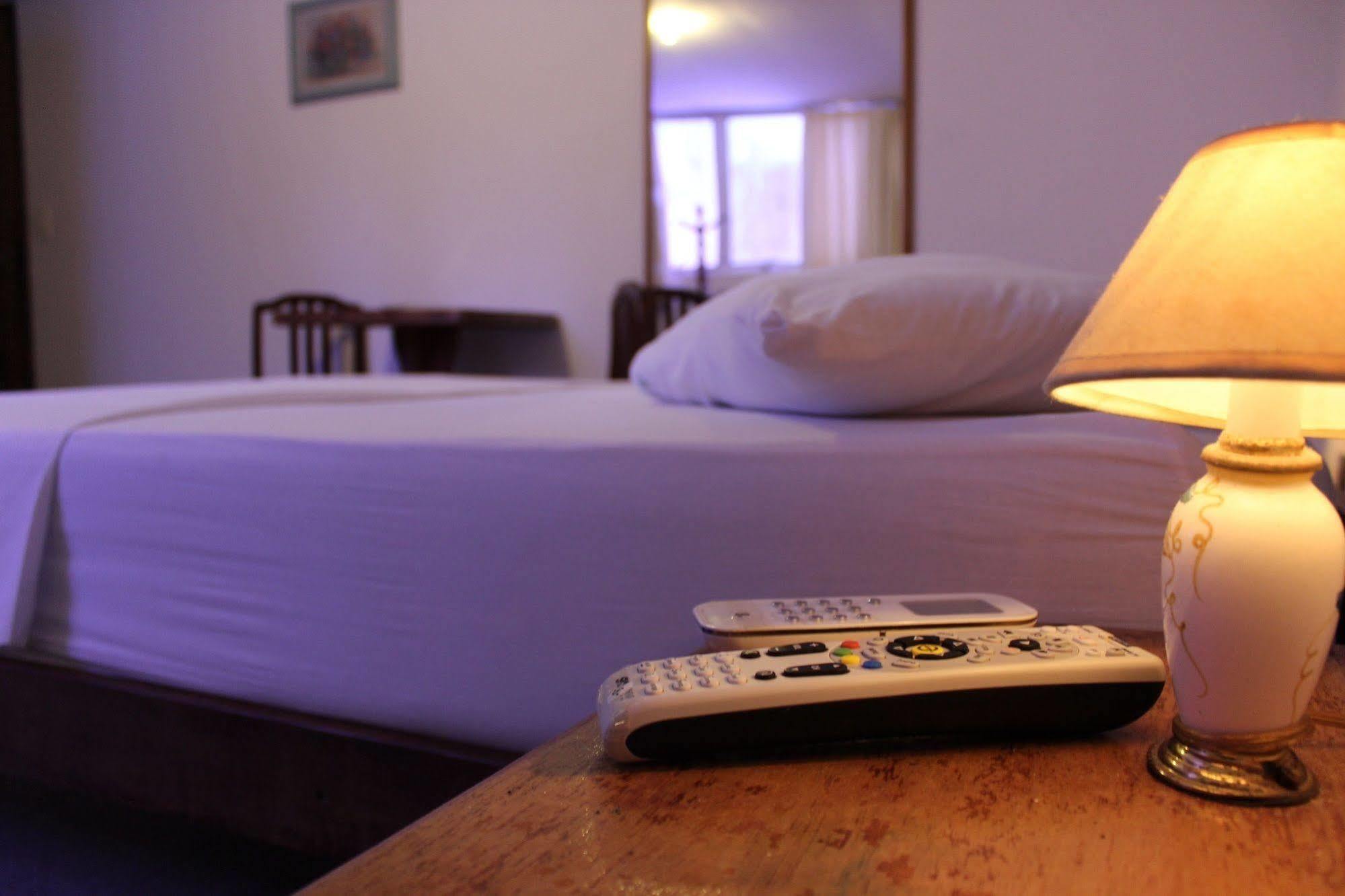 Hotel Pousada Da Praca จาบัวเทา โดส กัวราราเปส ภายนอก รูปภาพ