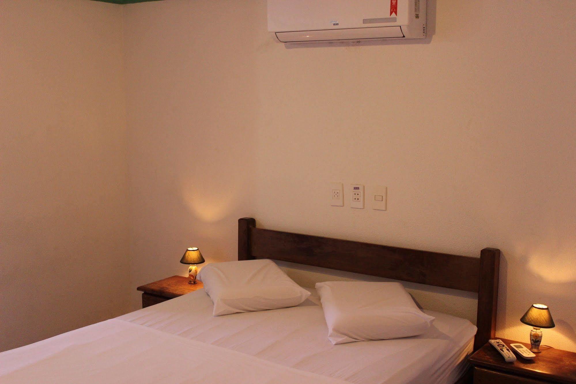 Hotel Pousada Da Praca จาบัวเทา โดส กัวราราเปส ภายนอก รูปภาพ