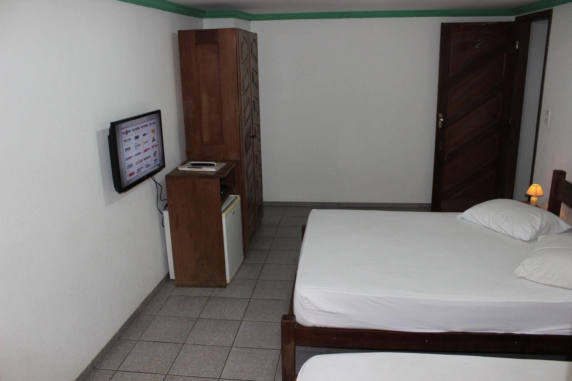 Hotel Pousada Da Praca จาบัวเทา โดส กัวราราเปส ภายนอก รูปภาพ
