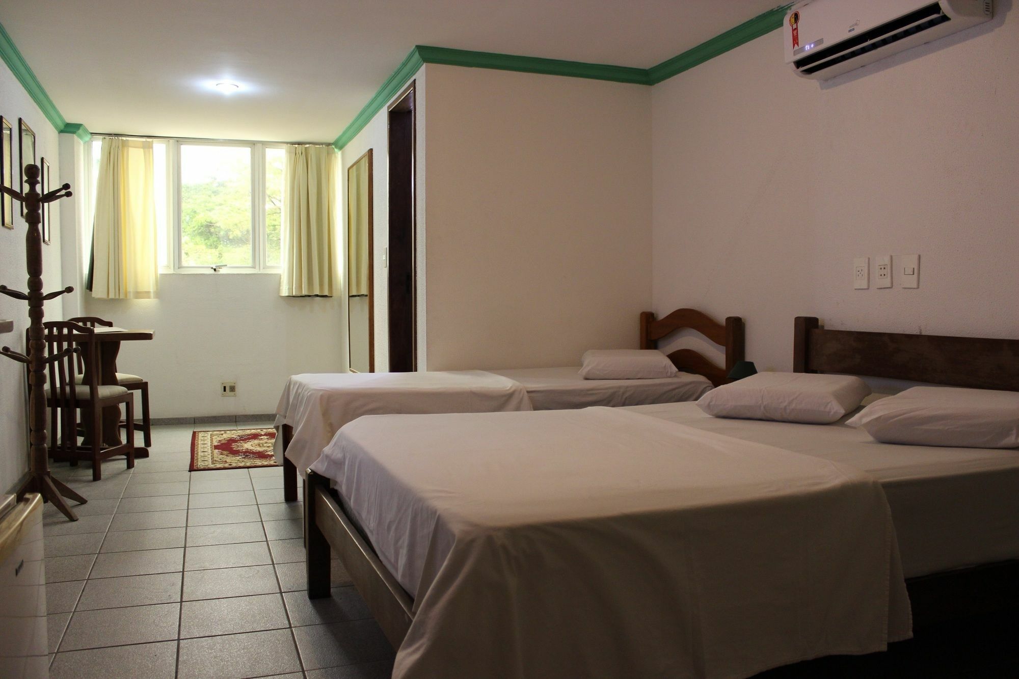 Hotel Pousada Da Praca จาบัวเทา โดส กัวราราเปส ภายนอก รูปภาพ